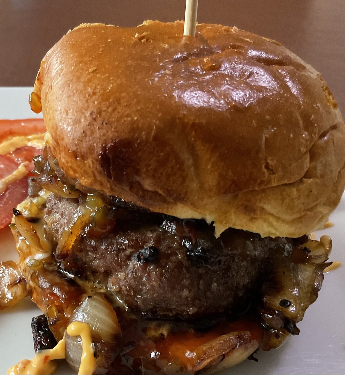 Who says I can’t eat burgers &amp; still lose weight eh? Double whammy burger night😋 2x <a href="/Tesco/">Tesco</a> Finest caramelised red onion beef steak burgers,brioche roll,&amp;covered in fry light onions,with burger sauce.702 cals &amp;so worth it #StuffedAsAButchersDog 😋 #NeverDeprived #CalorieCounting