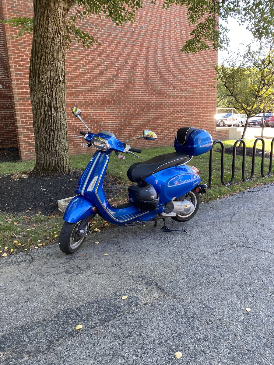 CapVespa's tweet photo. Just chillin in the shade on this wonderful day! #capvespa https://t.co/QYV1ljXUU5