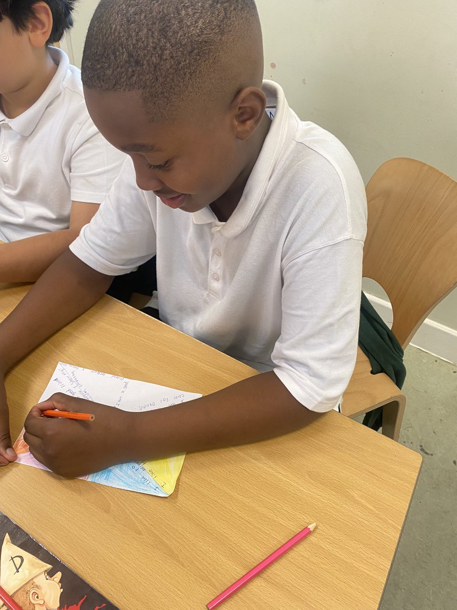 Discovery_Y6's tweet photo. Year 6 Chapter 1 π A New Hope β¨ This light is contagious βοΈ , go, go tell your neighbours
Just reach out π€ and pass it on π Our Year 6 children are full of wonder π π« #Year6 #DPS #WONDERfulstart #ExploreDreamGrow https://t.co/A9NBOkr081