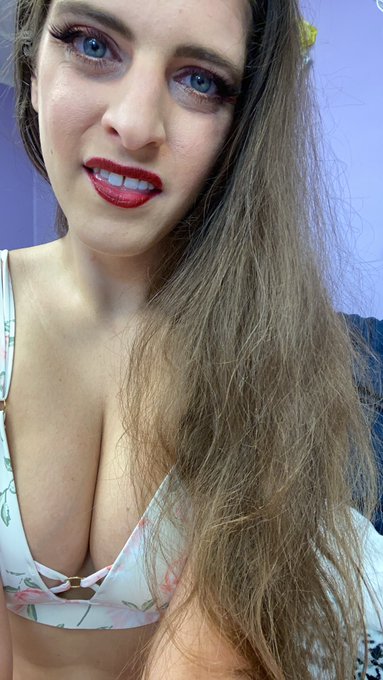 Come talk to me live!  https://t.co/4IYkZig8rl  #brunette #longhair #eyes #lips #camsoda #camgirl #pretty<a href="/tag/love"class="tags"><span>#love</span></a><a href="/tag/model"class="tags"><span>#model</span></a><a href="/tag/brunette"class="tags"><span>#brunette</span></a><a href="/tag/cute"class="tags"><span>#cute</span></a><a href="/tag/follow"class="tags"><span>#follow</span></a><a href="/tag/beautiful"class="tags"><span>#beautiful</span></a>