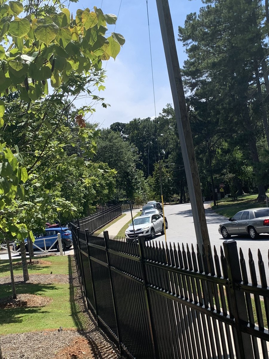 TAGMsRackston's tweet image. @APSTAGAcademy redirected the Carpool 🚗 location to decrease traffic buildup in Cascade #RespectCascade @atlantabike @wykeishaforAPS @TAGThinkTank Solution oriented