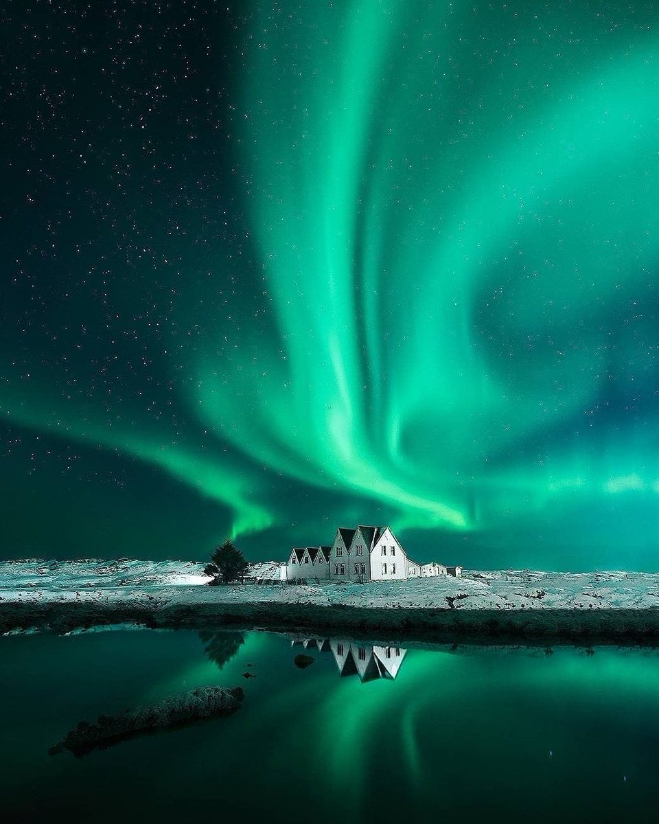 arnark's tweet photo. The auroras are coming back in town 🌌 https://t.co/ObTo9jwBRf