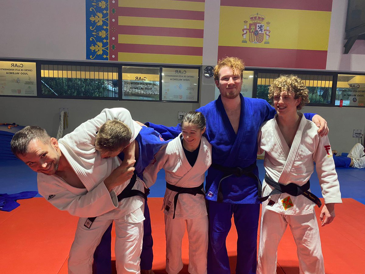 tomreed86's tweet photo. Reached the end of two weeks training   @ijcvalencia. Gracias @sugoi66 and @lauragomezjudo for the hospitality! 🇪🇸 https://t.co/bgz5hUyGgS