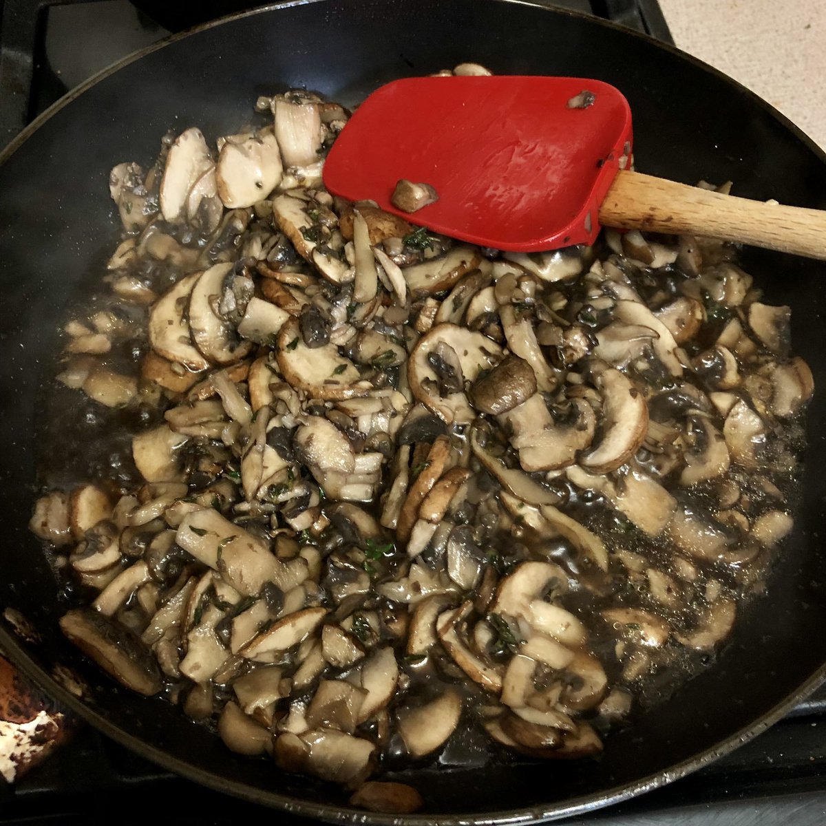 K_Parrott's tweet photo. Corr thanks @jamieoliver !
#Food #mushrooms #mushroom #pasta #cavaletti #cooking #cook #foodie #jamieoliver #creamy https://t.co/ZlhrkclYkx