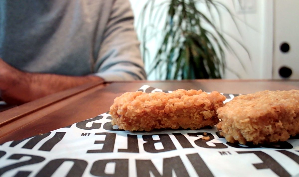 futurefoodshow's tweet photo. How can plant based solutions benefit cell-based meats? Diving into the @ImpossibleFoods Chicken Nugget at the @cellagritech Future of Meat: Hybrid event with @Nova_Meat #77Foods #Highersteaks @MatrixMeats @alexshirazi @GiuseppeScionti #futurefood #foodtech https://t.co/8LLzINPUgV