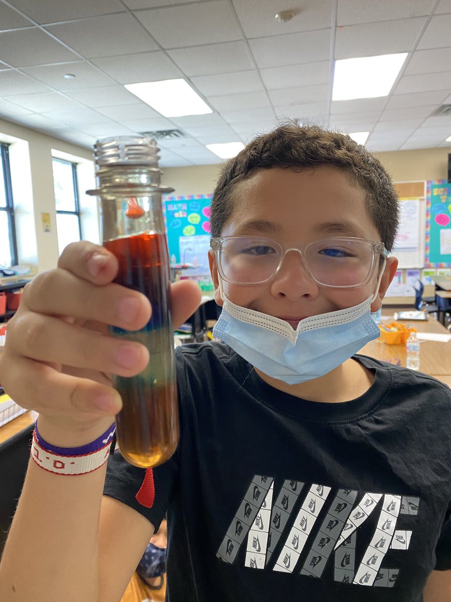 Learning all about Density in Science 🧪 it’s all about hands on experiences.

<a href="/reagansaisd/">Reagan Elementary</a> #school #Science #education #learning #bigbrain #Sanchezteach