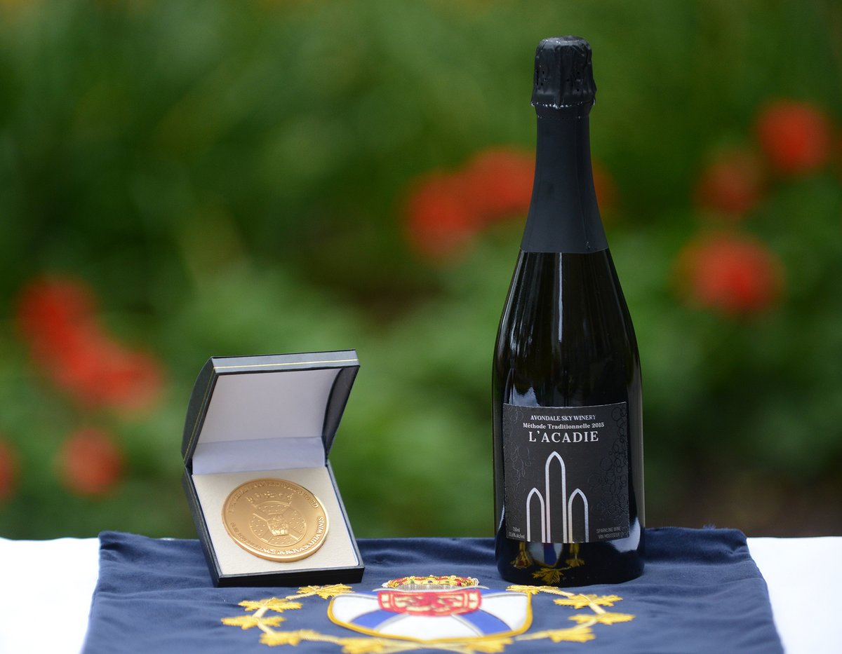 LtGovNS's tweet image. 4 wines received the 2021 LtGovNS's Award for Excellence in NS Wines on 9 Sep 21:

- 2015 L’Acadie, Avondale Sky Winery
- 2014 Prestige Brut Estate, L’Acadie Vineyards
- 2010 Fortified Castel, Mercator Vineyards
- NV Passito Muscat, Mercator Vineyards

@TasteofNS @winegrowersns