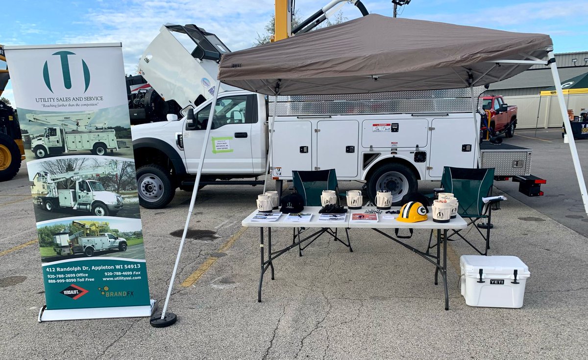 utilityssi's tweet photo. USSI was at the 31st Annual Snowplow Roadeo/Equipment Show today in Green Bay! 
#UtilitySalesAndService #BucketTruck https://t.co/sZHPkzrKra