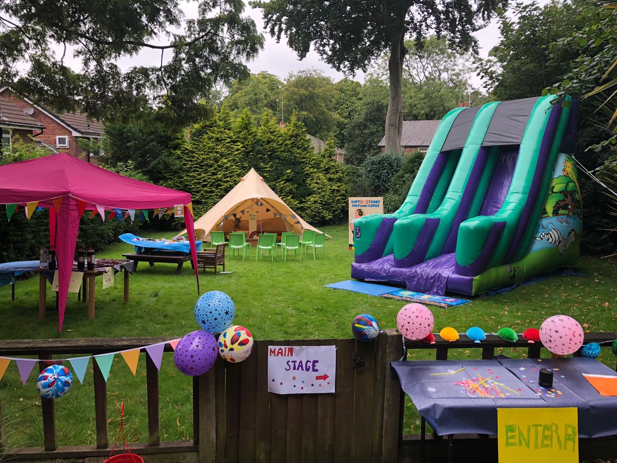 Donna_Coyle's tweet image. Nothing like a festival to end the summer🥳 @cygnethealth Salford Lodge was magically transformed into Glastonbury for the day🎟giant inflatable slides, food stalls 🍔live performances🤹🏾‍♂️🎤 &amp;amp; enough glitter to sink a ship✨

#OTgeek
@CygnetOT
