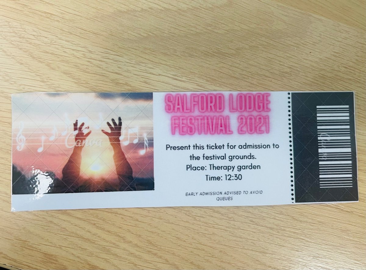 Donna_Coyle's tweet image. Nothing like a festival to end the summer🥳 @cygnethealth Salford Lodge was magically transformed into Glastonbury for the day🎟giant inflatable slides, food stalls 🍔live performances🤹🏾‍♂️🎤 &amp;amp; enough glitter to sink a ship✨

#OTgeek
@CygnetOT