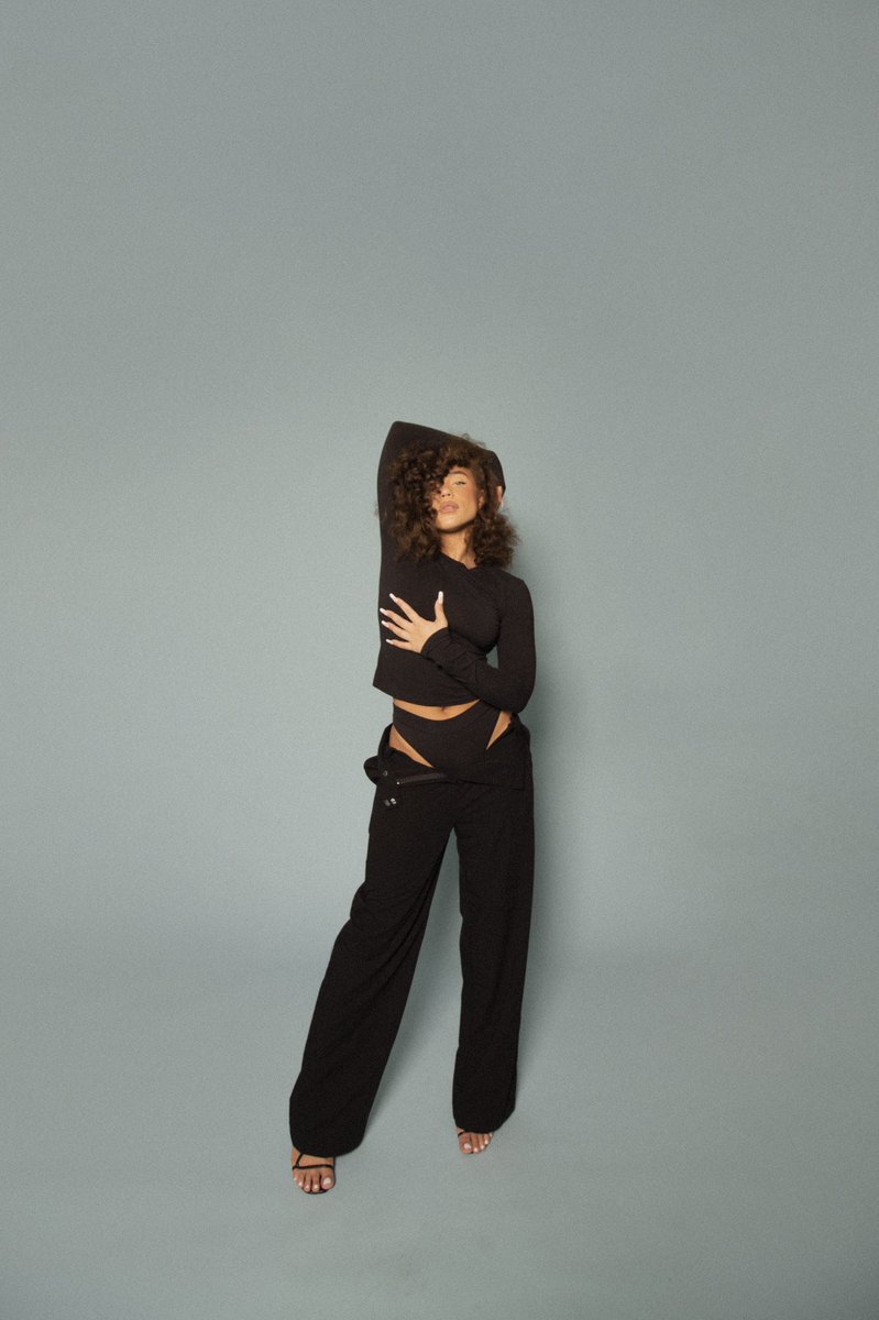MVKDRE's tweet photo. basics shot by Frances Hamrock https://t.co/W6X9vUyvCd