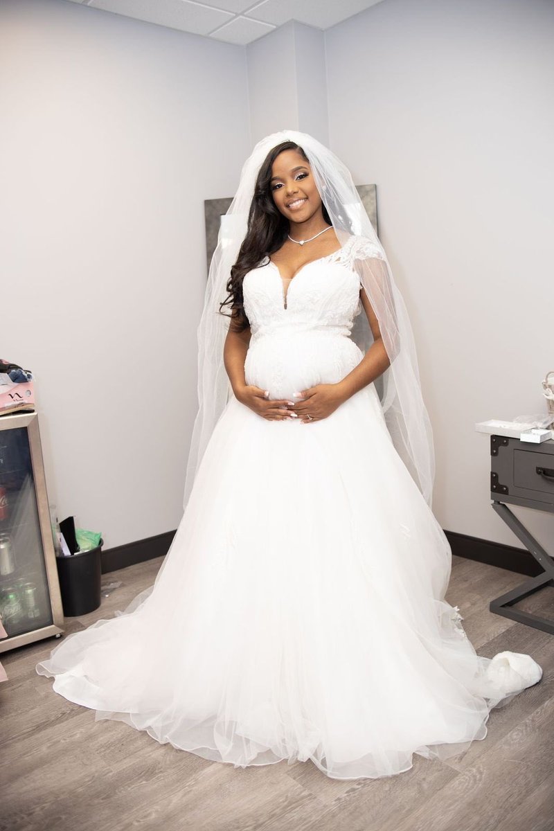 _aisx's tweet image. Mr. and Mrs. Kariem Ross 💕
I married my best friend! #BlackLove