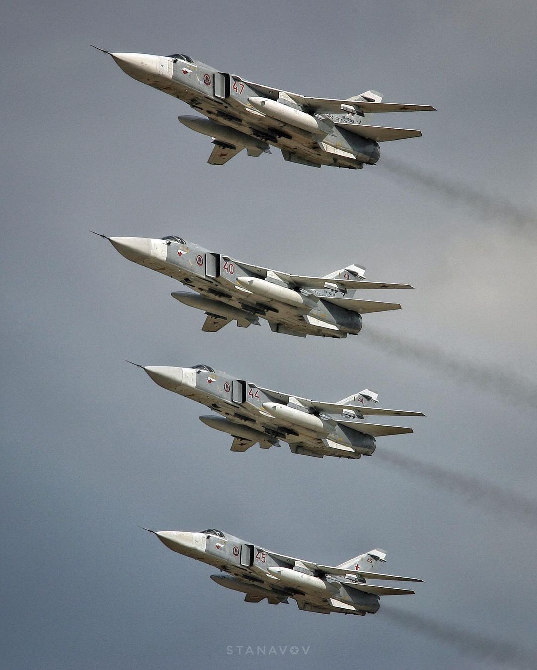 Su-24 Fencer - Page 6 E-3osIfXoAUZNrX?format=jpg&name=large