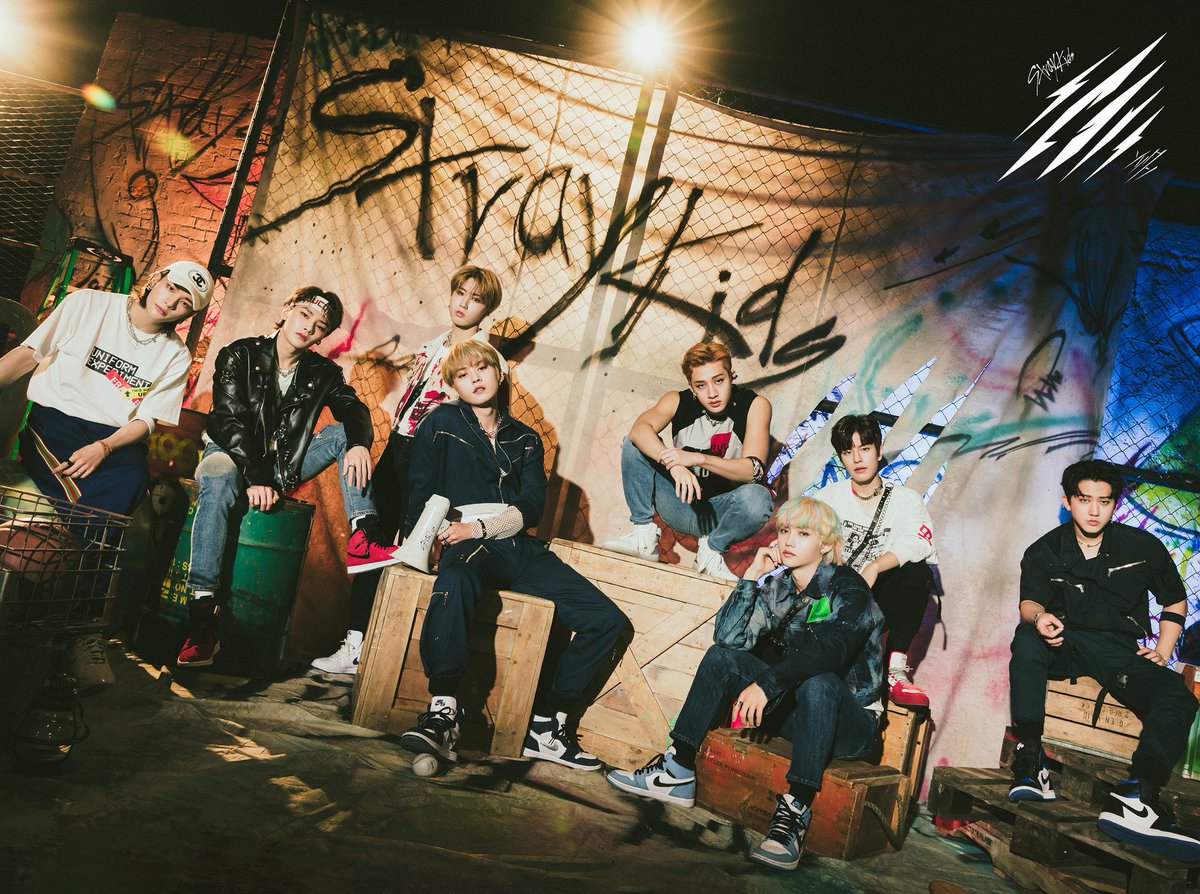 hwlxsg's tweet photo. SE VIENE

#straykidsdoubleknot #straykidsdomino #straykidsdistrict9 https://t.co/XGai4u1NWe