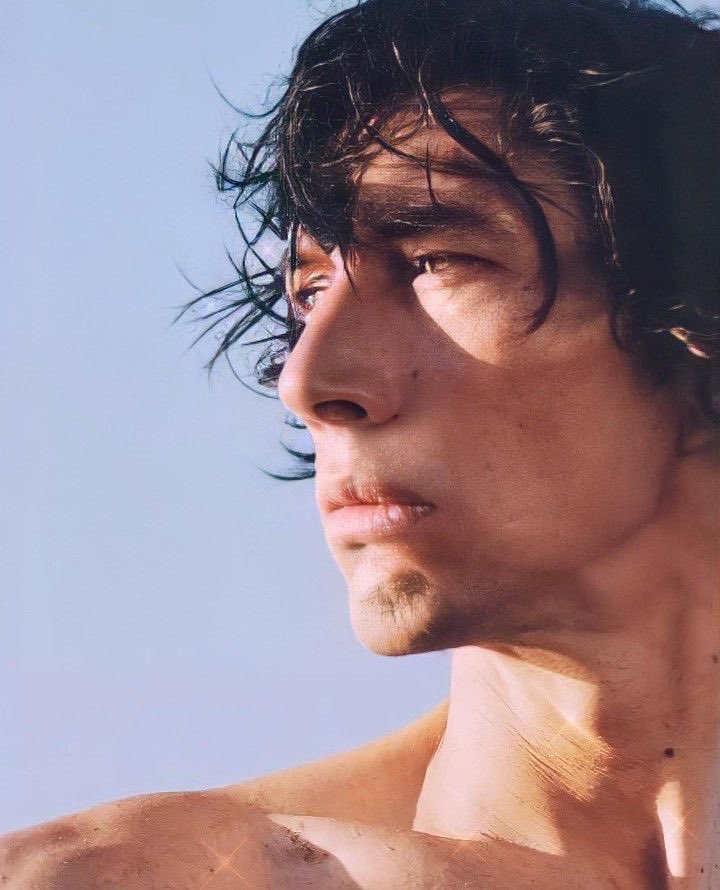 hasanscinema's tweet photo. he’s so gorgeous i cannot process it https://t.co/b6glxQfQok