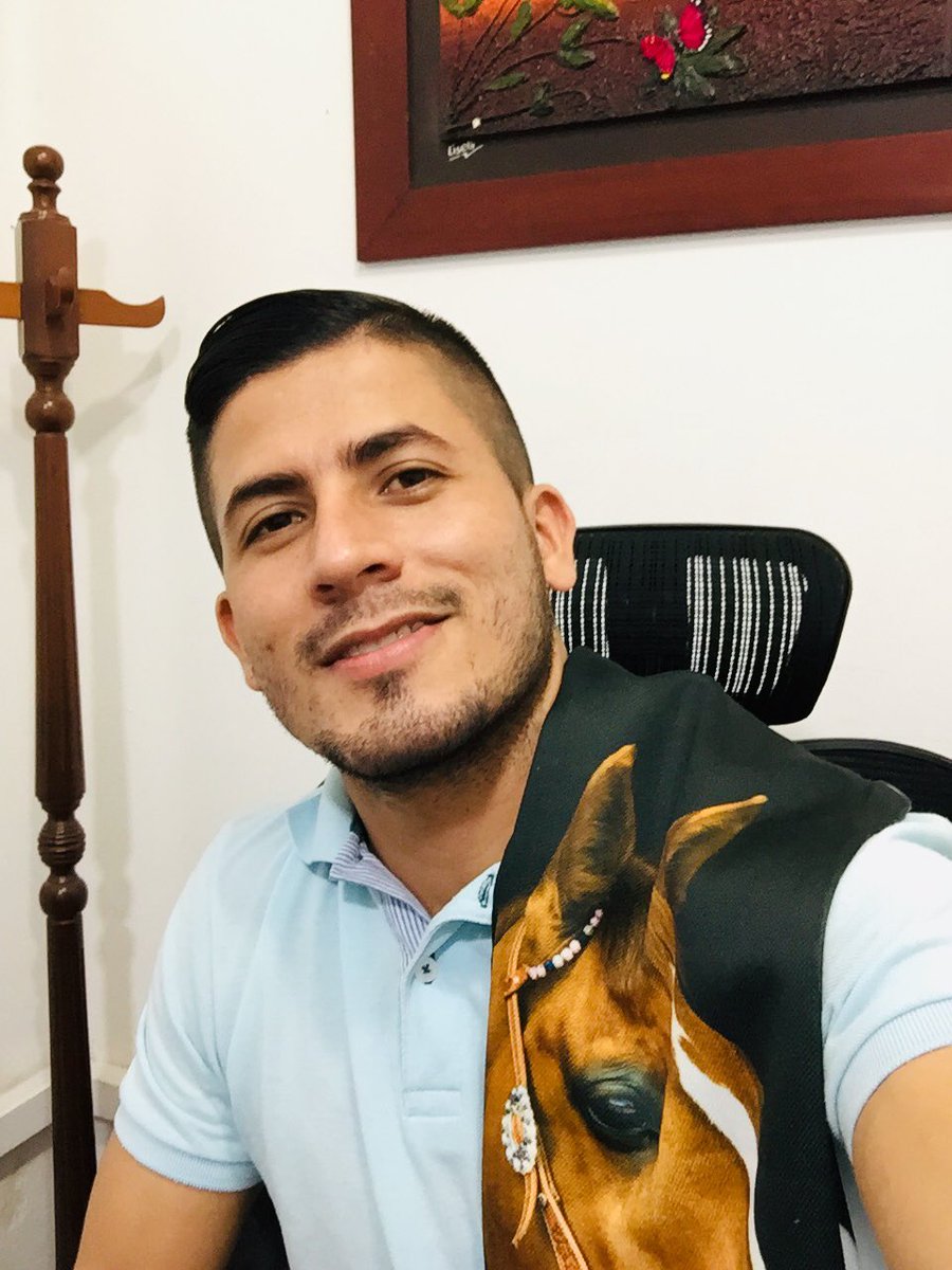 HCMauricioTM's tweet photo. "Pero tal vez el significado de la vida no sea acercarnos cada vez más a la perfección inalcanzable, sino rendirnos a la evidencia de que nunca seremos perfectos y esto es lo que nos salva y nos libera".

— Massimo Bisotti- https://t.co/Cq3M15KmvJ