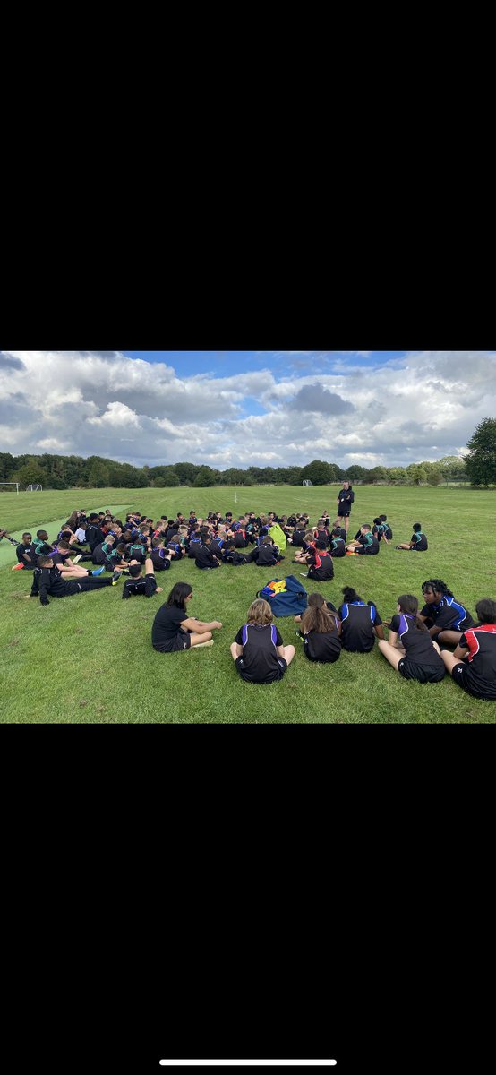 PaulLangan16's tweet photo. It’s been a long time coming but back doing what I love doing. A new record attendance of 111 students at Year 7 football club tonight 🙌🏻 Going to be a busy term but can’t wait to get going 👊🏻💪🏻 https://t.co/ZUnFcM969q