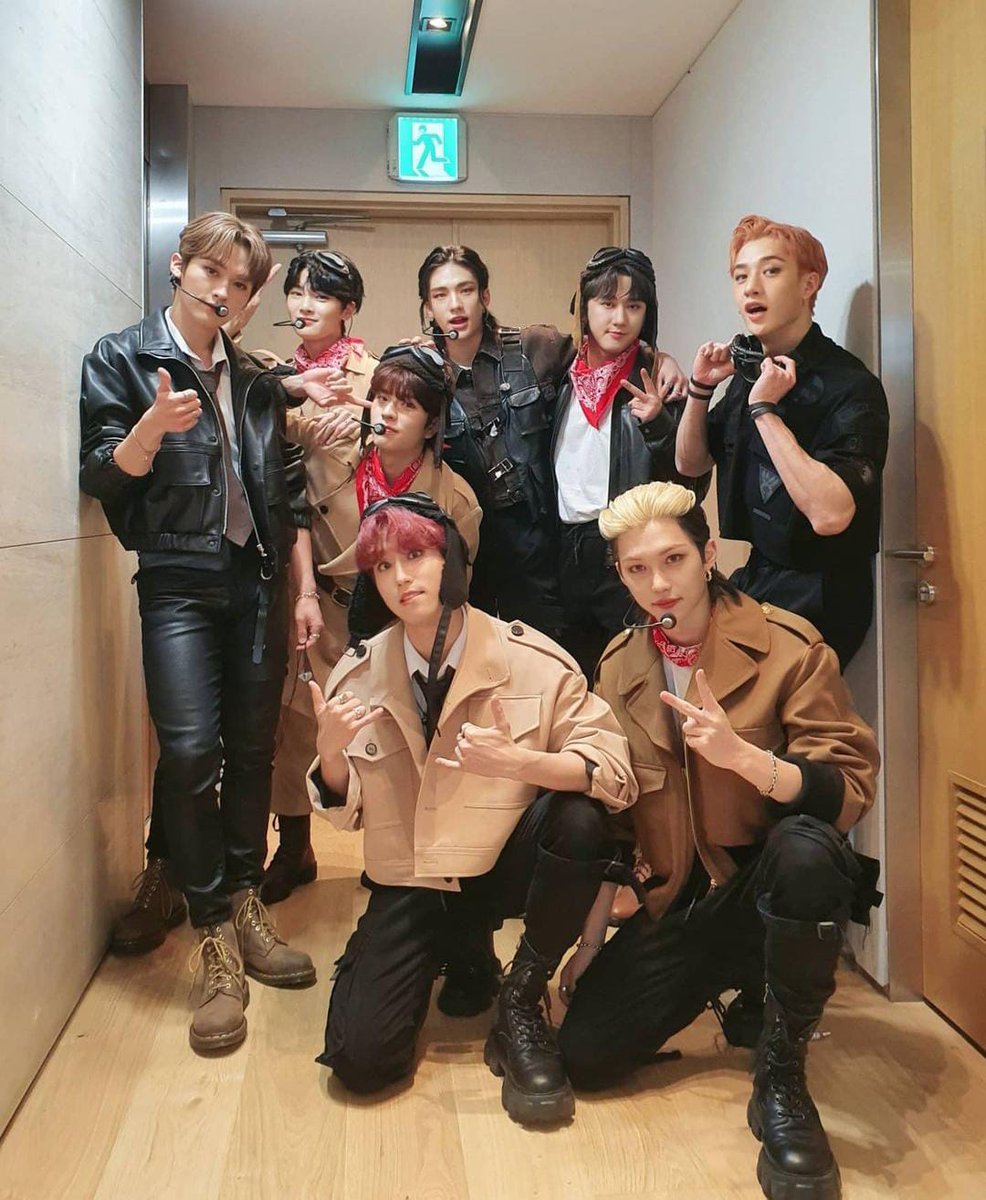 anny_pjm's tweet photo. Mis chicos tan lindos, se merecen todo lo bonito del mundo, son mi vida entera, los amo tanto 
#skzdivine #skzdiscography #skzdiamond #straykidsdistrict9 #straykidsdoubleknot https://t.co/kT3cpmZAH9