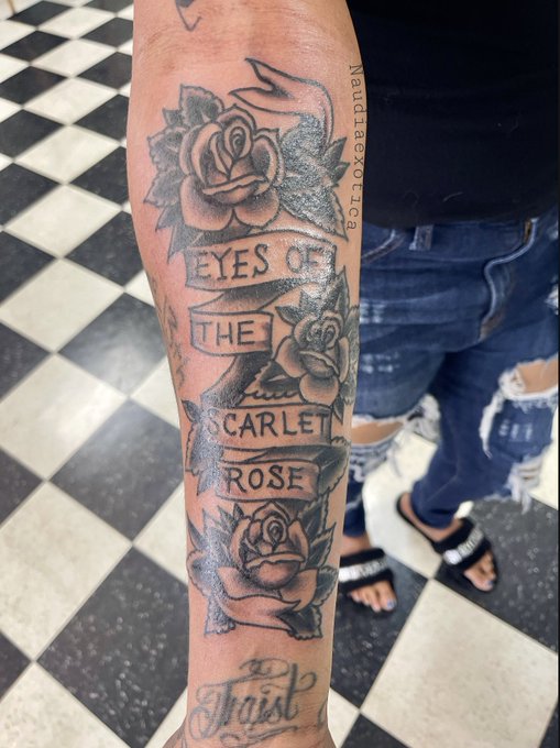 This is one of the most magnificent books I&rsquo;ve ever encountered&hellip; I&rsquo;ve never loved a book as much as this<a href="/tag/tattoo"class="tags"><span>#tattoo</span></a><a href="/tag/ink"class="tags"><span>#ink</span></a><a href="/tag/books"class="tags"><span>#books</span></a><a href="/tag/tattoos"class="tags"><span>#tattoos</span></a><a href="/tag/reading"class="tags"><span>#reading</span></a><a href="/tag/tatted"class="tags"><span>#tatted</span></a>