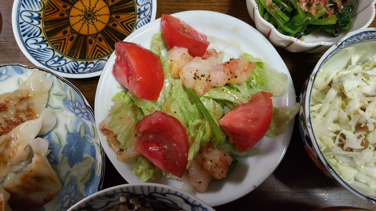 taku_oikawa's tweet photo. 2021年8月8日日曜日19:18📷#家飲み お久しぶりの白ワイン #アンフォルム🥂餃子 #生エビ トマトレタスサラダ #ほうれん草 鰹節 #納豆キャベツ 五穀米 #おうちごはん 頂きました🙏https://t.co/BxVnvcr2gB🇪🇸ムレダの #無農薬畑 #見果てぬ夢 ラ・マンチャの男のテーマhttps://t.co/woMh4M0qjT #尾崎紀世彦 https://t.co/93M6SlplWk