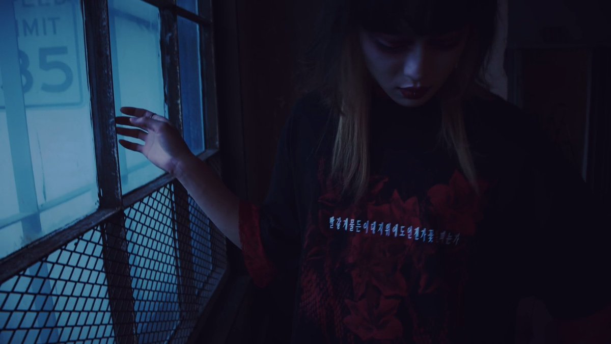 MadmansEsprit_W's tweet photo. Kyuho and Juho with 「glorifying suicide」and 「from the nothingness」b-side t-shirt
Order now at https://t.co/8PJuXIbh5h
#MadmansEsprit #VisualKei #VK #visualkeistyle #visualmakeup #visualkeiband #visualkeifashion #goth #aesthetic #underground #experimental #androgynous https://t.co/6SvaEHB2U5