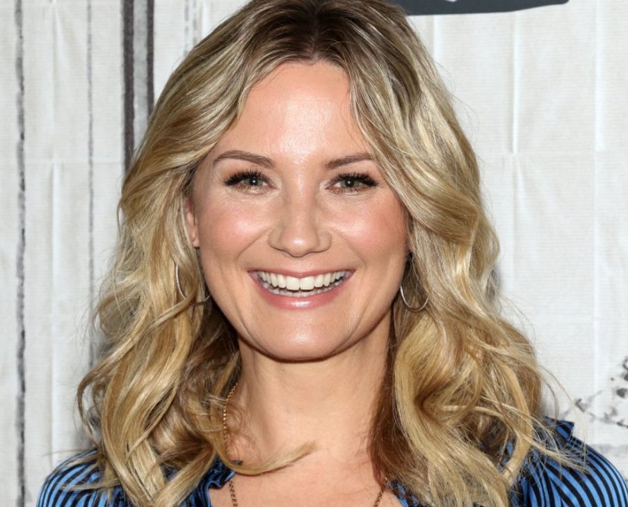 Happy Birthday Jennifer Nettles!
What are your favorite  songs / lyrics? 