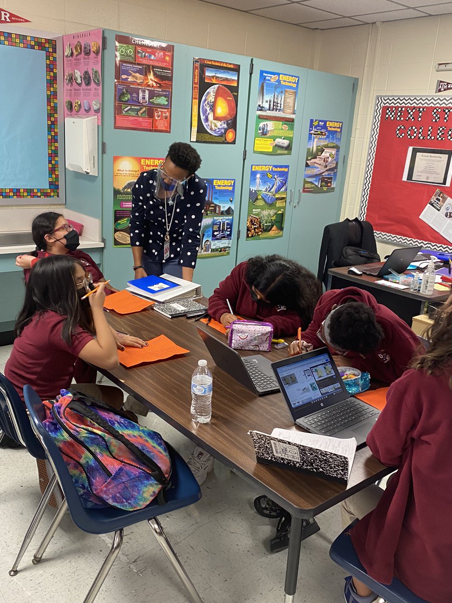lmamerson's tweet photo. Enjoyed watching our young women engage in their science lesson today! @YWLA_AISD @DrJTJackson https://t.co/BaKMUICmMa