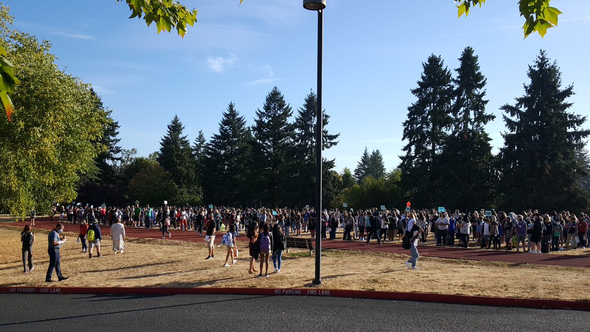 HazelbrookMid's tweet photo. 6th-7th-8th graders back to school. We missed you! https://t.co/n1elgrfgjD