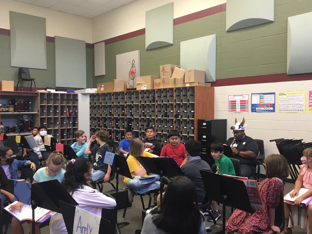 Bozman Band (@bozmanband) on Twitter photo We had a special guest today in the Band Hall!!!
Mr. Roland came and played his clarinet for us!
#TheBroncoWay
<a href="/MrRolandGivesHW/">Joe Roland IV M.Ed</a>
<a href="/bozmanbroncos/">Bozman Intermediate, Conroe ISD</a> We had a special guest today in the Band Hall!!!
Mr. Roland came and played his clarinet for us!
#TheBroncoWay
<a href="/MrRolandGivesHW/">Joe Roland IV M.Ed</a>
<a href="/bozmanbroncos/">Bozman Intermediate, Conroe ISD</a>