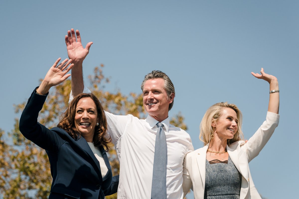 KamalaHarris's tweet image. California, this election is not a one-off. This is about who we are as a nation. 

We need everyone to vote NO by mail, or in-person by September 14 so Governor @GavinNewsom can continue leading California—so much is at stake.