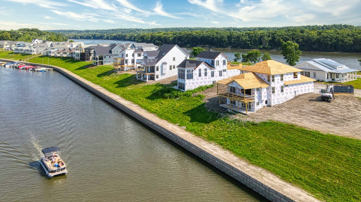 HomeChannelTV's tweet photo. Beautiful options for vacation homes or year-round living, right next to the Marina!
See our Blog - https://t.co/0aQEMgI5jT .
.
.
#vacationhome #vacationhouse #summerhome #summerhouse #weekendhome #weekendhouse #weekendcottage #waterfronthome #cabin #summercabin #summercottage https://t.co/g1UAM7nJsx