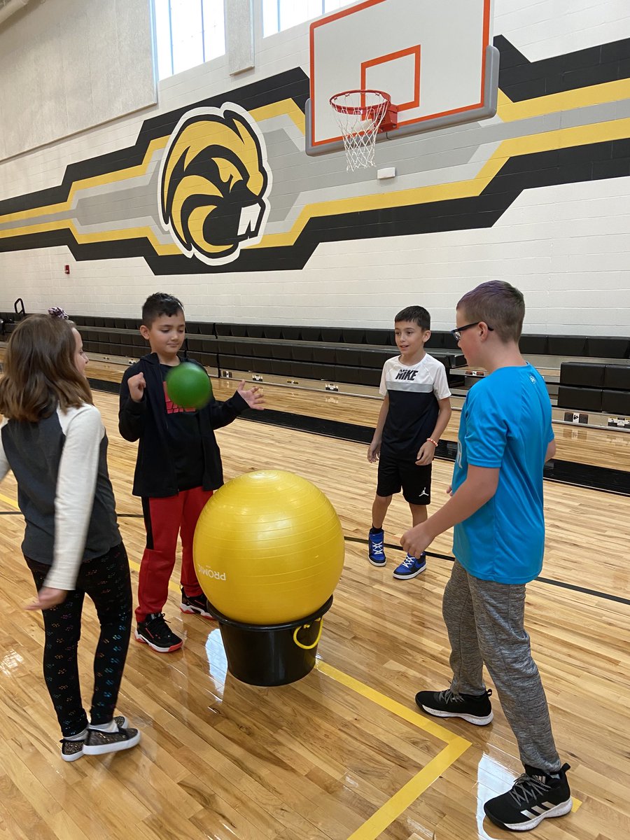 Dstephens358's tweet photo. Kids played bounce ball today in PE! It focuses on teamwork and friendly competition! https://t.co/fdHn8HPkJ1