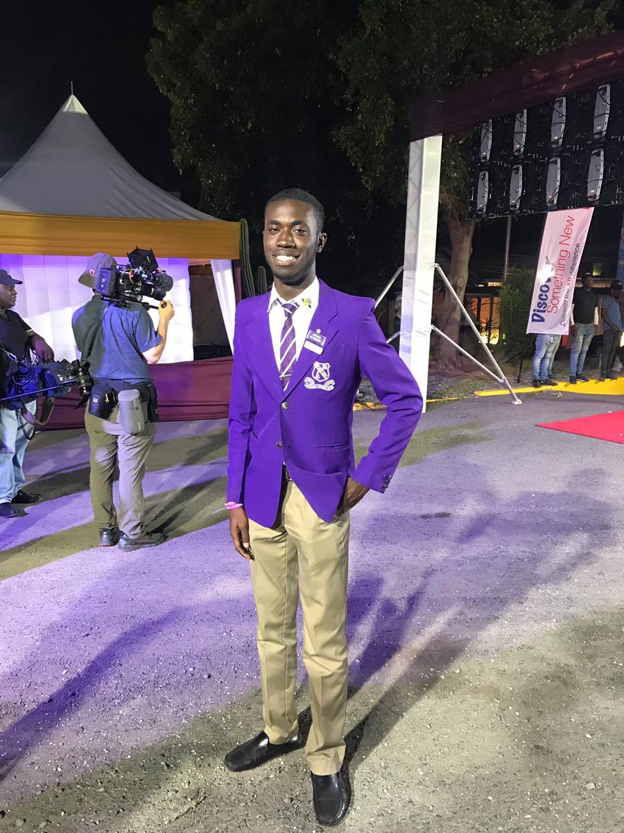 Ric_ardoRR's tweet photo. I spent some great years at this amazing institution #fortisforever
KINGSTON COLLEGE 💜
#GuildPictureDay
@UWIMonaGuild https://t.co/kUIQZhnyyo