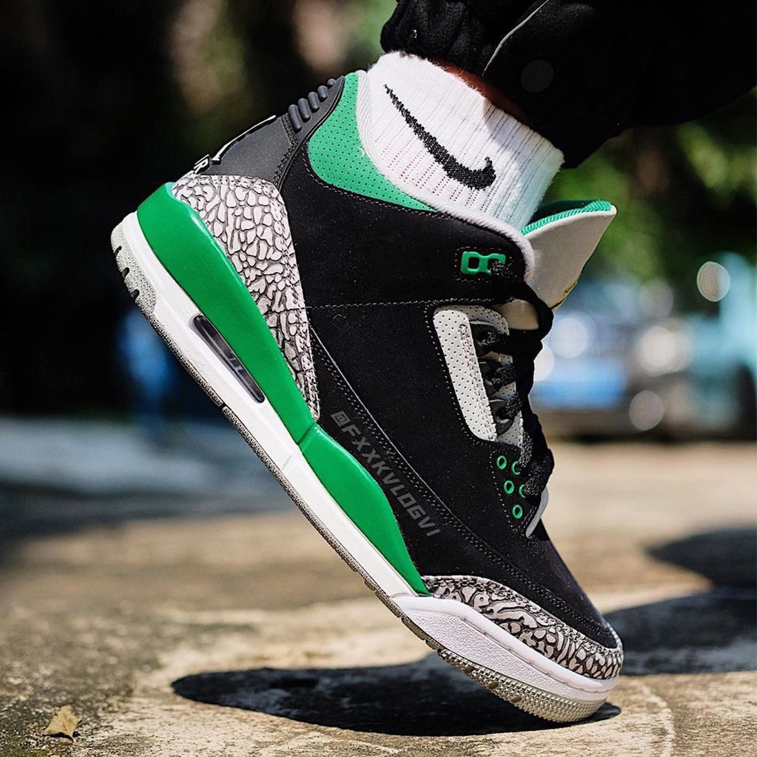 SneakerScouts's tweet photo. Release Date: Air Jordan 3 'Pine Green' - October 30, 2021 |$190| #SneakerScouts https://t.co/Uo0vDQRMOX https://t.co/3TU7cL7mZx