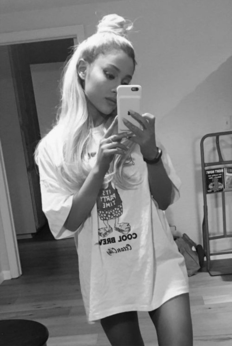 darcology's tweet photo. ariana grande is my 4ever #thinspo 
-
#edtwt #proanatwt #promiatwt #EDtwt #eatingdisordertwt https://t.co/0D4S8BElzk
