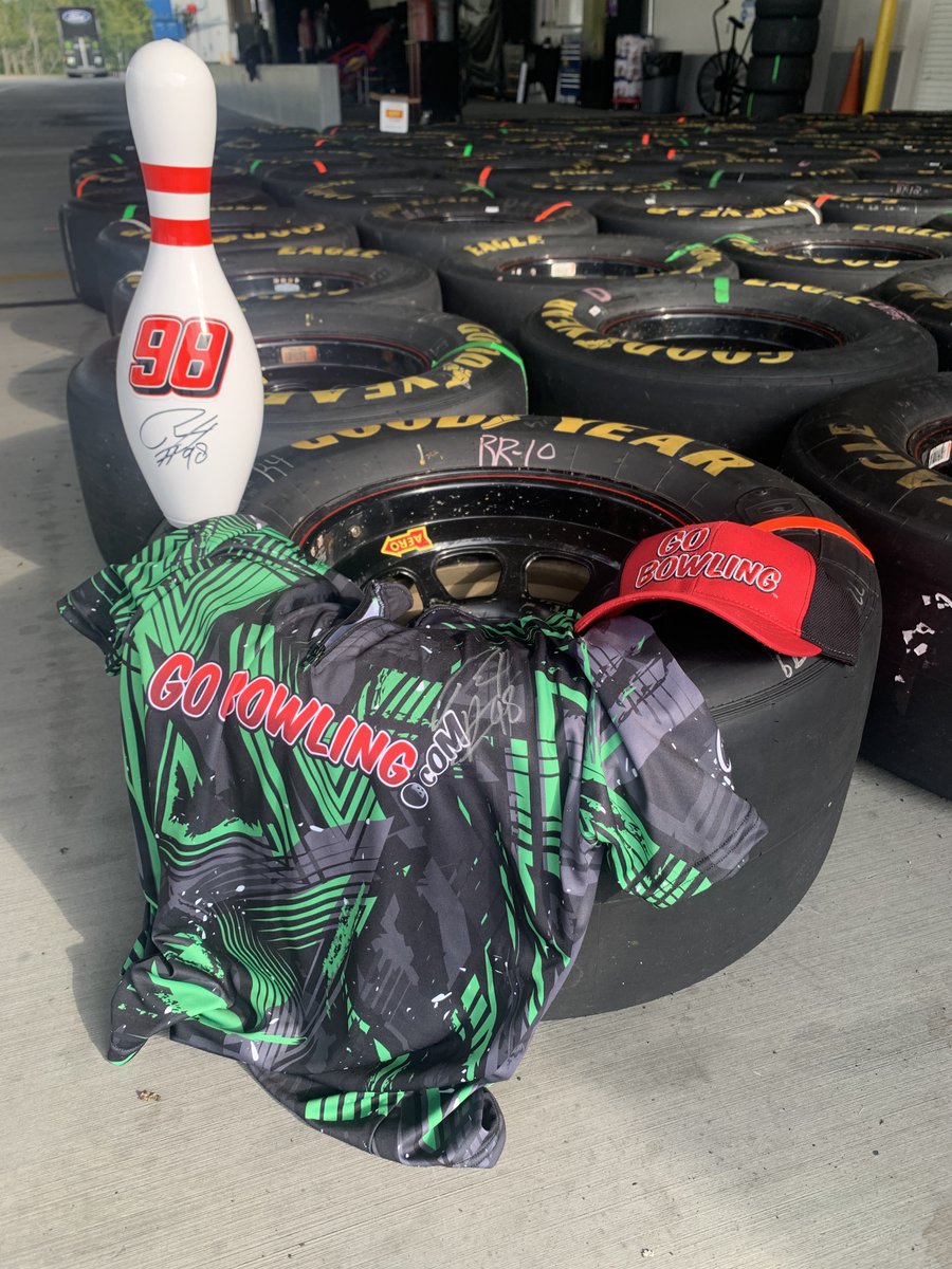 Retweet to win this <a href="/GoBowlingdotcom/">GoBowling</a> prize pack signed by <a href="/rileyherbst/">Riley Herbst</a>. Winners chosen Monday.
