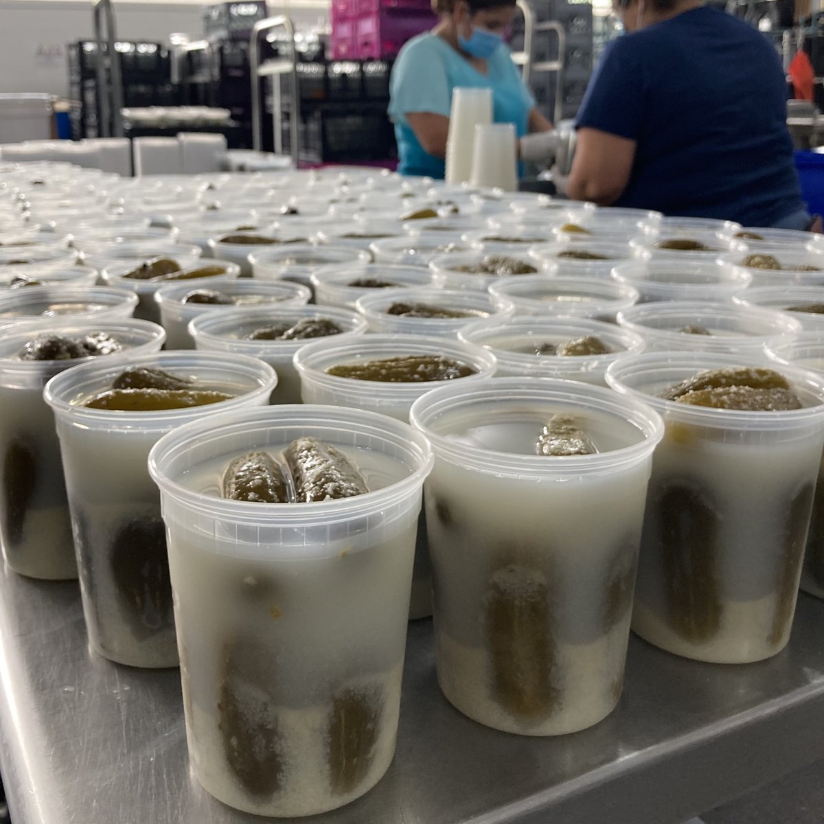 Number1Sons's tweet image. We did a lot of prepping for markets today! 🥒🧄🌶🍹