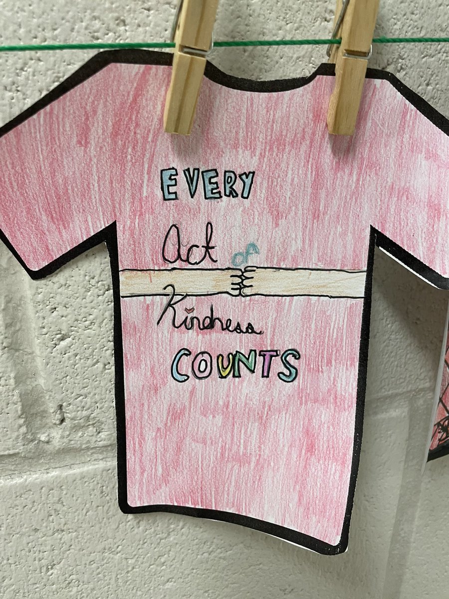 HOFAM_DPCDSB's tweet photo. You’ve got it Holy Family STARS! It’s all about kindness #HolyFamilyKindnessProject @mrs_felice @madamegirimonte https://t.co/bgxuPbRlXM
