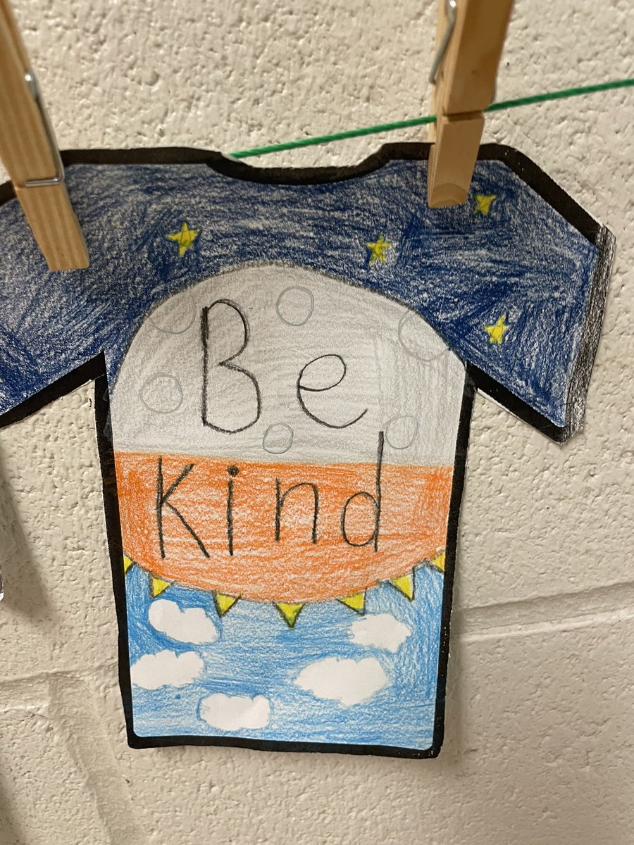 HOFAM_DPCDSB's tweet photo. You’ve got it Holy Family STARS! It’s all about kindness #HolyFamilyKindnessProject @mrs_felice @madamegirimonte https://t.co/bgxuPbRlXM