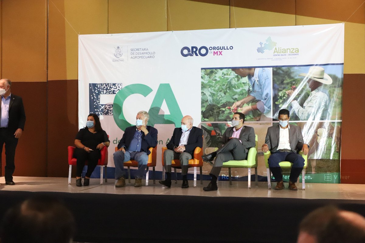 CDoblerM's tweet photo. “El futuro del campo en alianza”, que hoy tuvimos el gusto de presentar, representa una oportunidad para intercambiar y compartir las estrategias de éxito y de mayor impacto que tuvimos entre los productores queretanos durante esta administración. 🤠 https://t.co/G8BwP61l4e