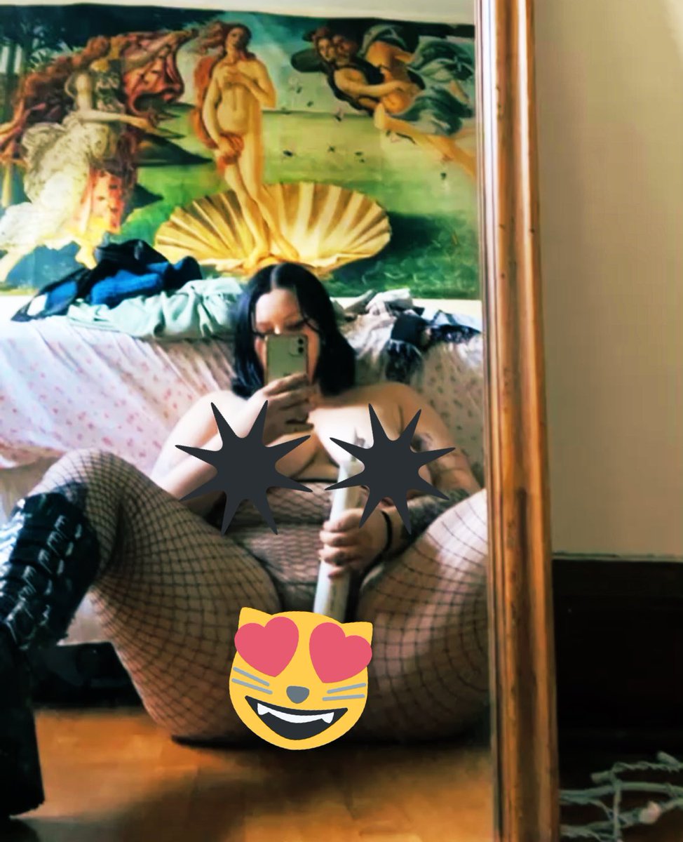 bb_poiison's tweet photo. new vid up on my onlyfans of me massaging my wet ass pussy with my hitachi wand ❤️‍🔥 

i have 18 spots left to get half off of my subscription ($3.33) 🥰
https://t.co/9pEdQDY2Gu https://t.co/Ld3wuYeVms