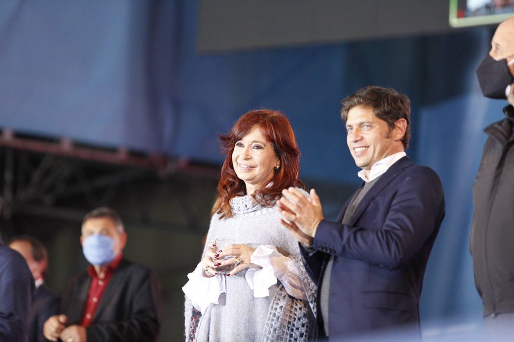 El país, no nosotros, no el gobierno, no Alberto, no Cristina, no Axel…El país, los argentinos y argentinas necesitan mucha responsabilidad institucional…