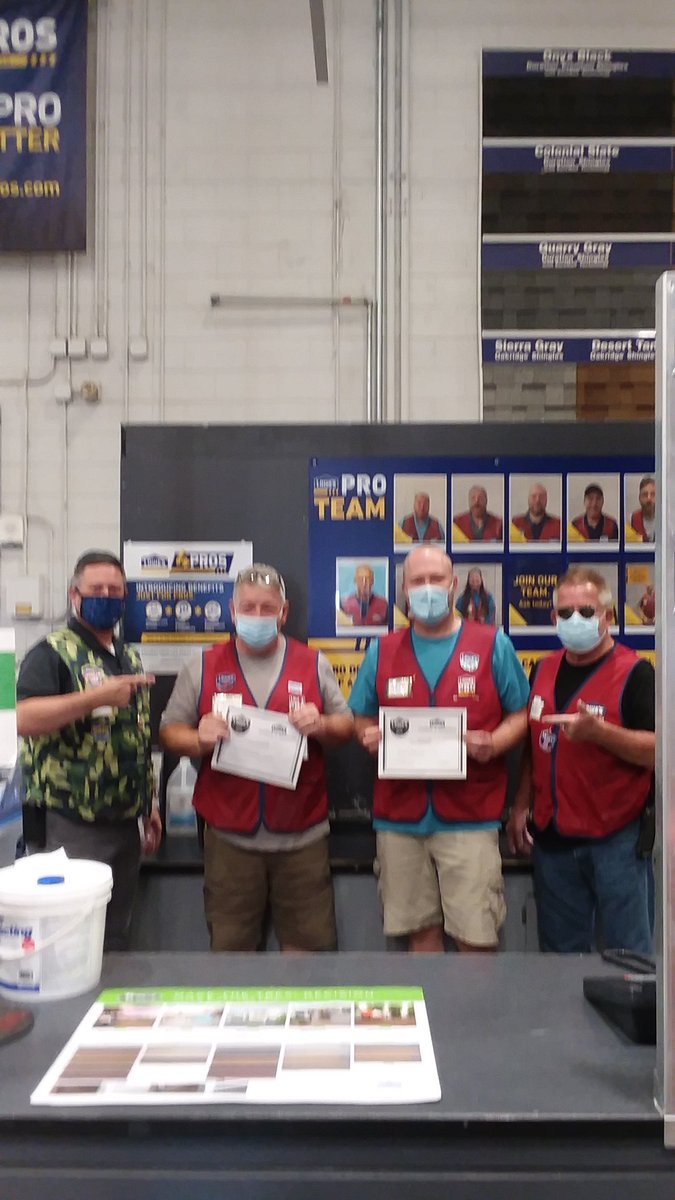 Congratulations Steve Mines PRO Dept Supervisor 32 years (Service Award) and Anthony Rife PRO Specialist 23 years (Service Award) both received bronze credit awards too!  #1164 Wytheville VA  ...given by DM Steve Young <a href="/steveyoung456/">Steve Young</a> <a href="/BrianTe58414379/">Brian Terry</a> <a href="/BenitoKomadina/">Benito.Komadina@Lowes</a> <a href="/region1/">region1</a>