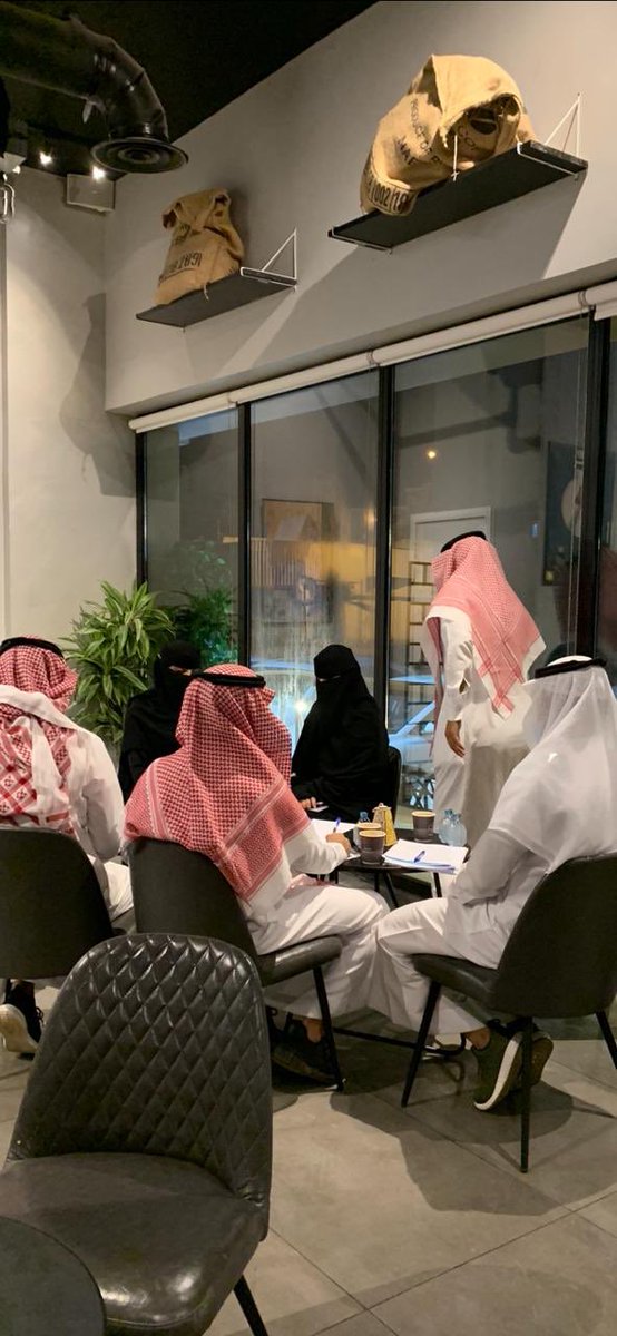 zumoradApp's tweet photo. 🌐الاجتماع الاول لموظفي التطبيق لعام ٢٠٢١م بيبقى يوم عظيم للجميع🙏🏻 💨💨💨🚗 #جازان_الان https://t.co/VVwzH0Tbwx