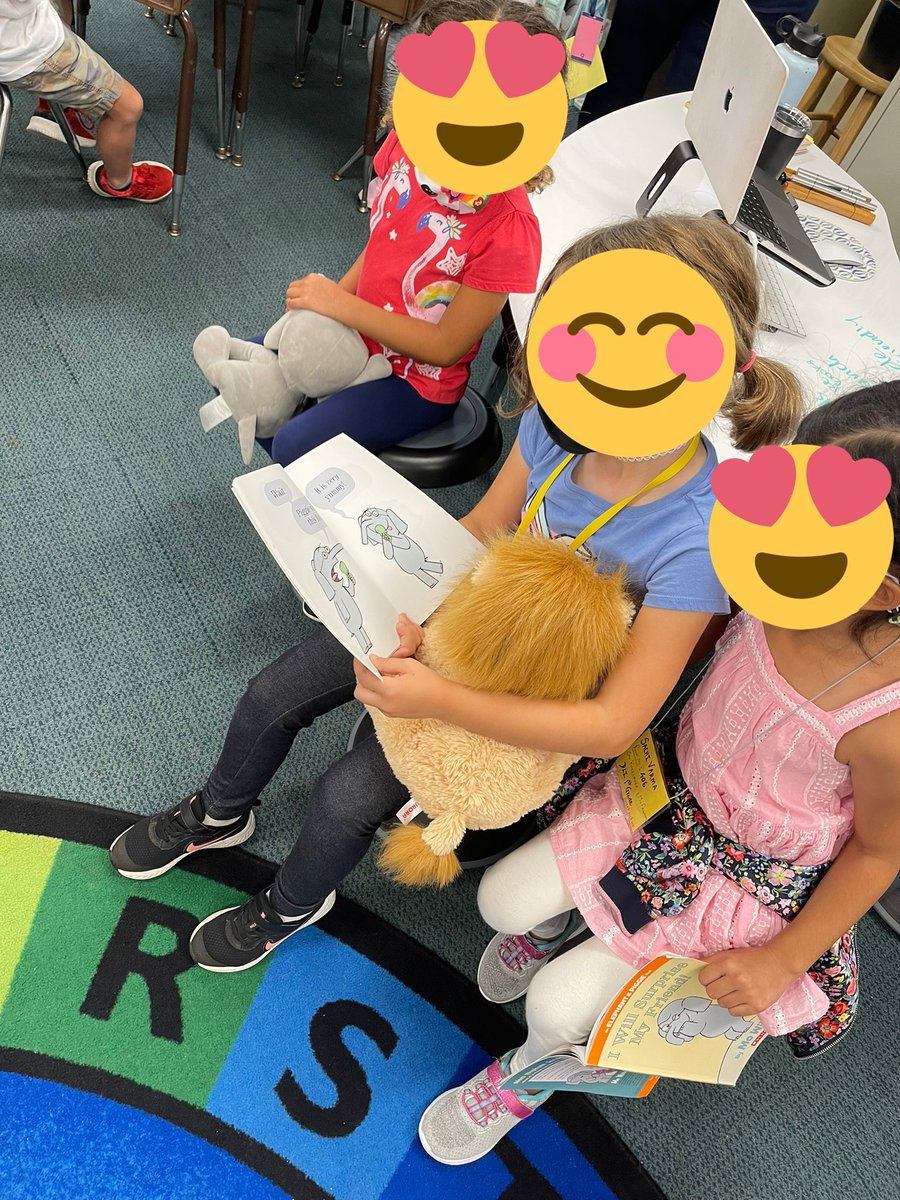 KatieFanning7's tweet photo. Nothing brings me more joy than this. Seeing young learners LOVE reading &amp; sharing reading with friends 🥰🥰 happy day 2! (Also - they love Mabel &amp; Rasheed more than any class yet!!) #tcrwp #readingworkshop #duallanguageimmersion https://t.co/WjWsfJrMnV