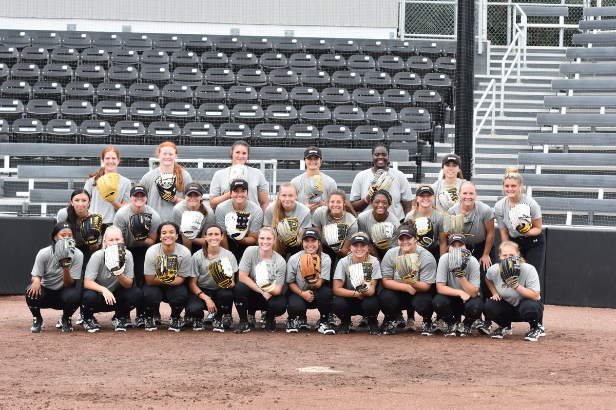 First practice, new gloves!
#UnitedWeRoar | #NCAASoftball