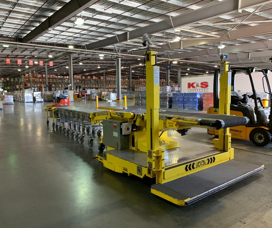 MatHandPty's tweet image. Need an innovative way of unloading containers? Check out the Destuff-IT Container Unloader ⭐ This unit has found its home at a very prominent supermarket chain. 

Learn more: materialshandling.com.au/products/destu…

#containerunloading