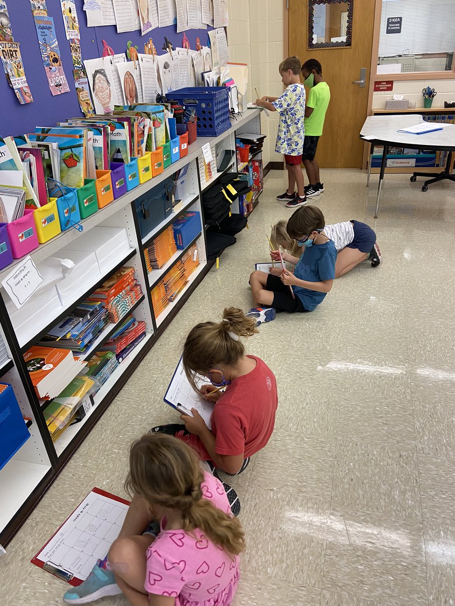 Sindledec1Tracy's tweet photo. Scooting around the room! Practicing Arrays with style☑️@pmepelicans https://t.co/DMkDKjZMEi