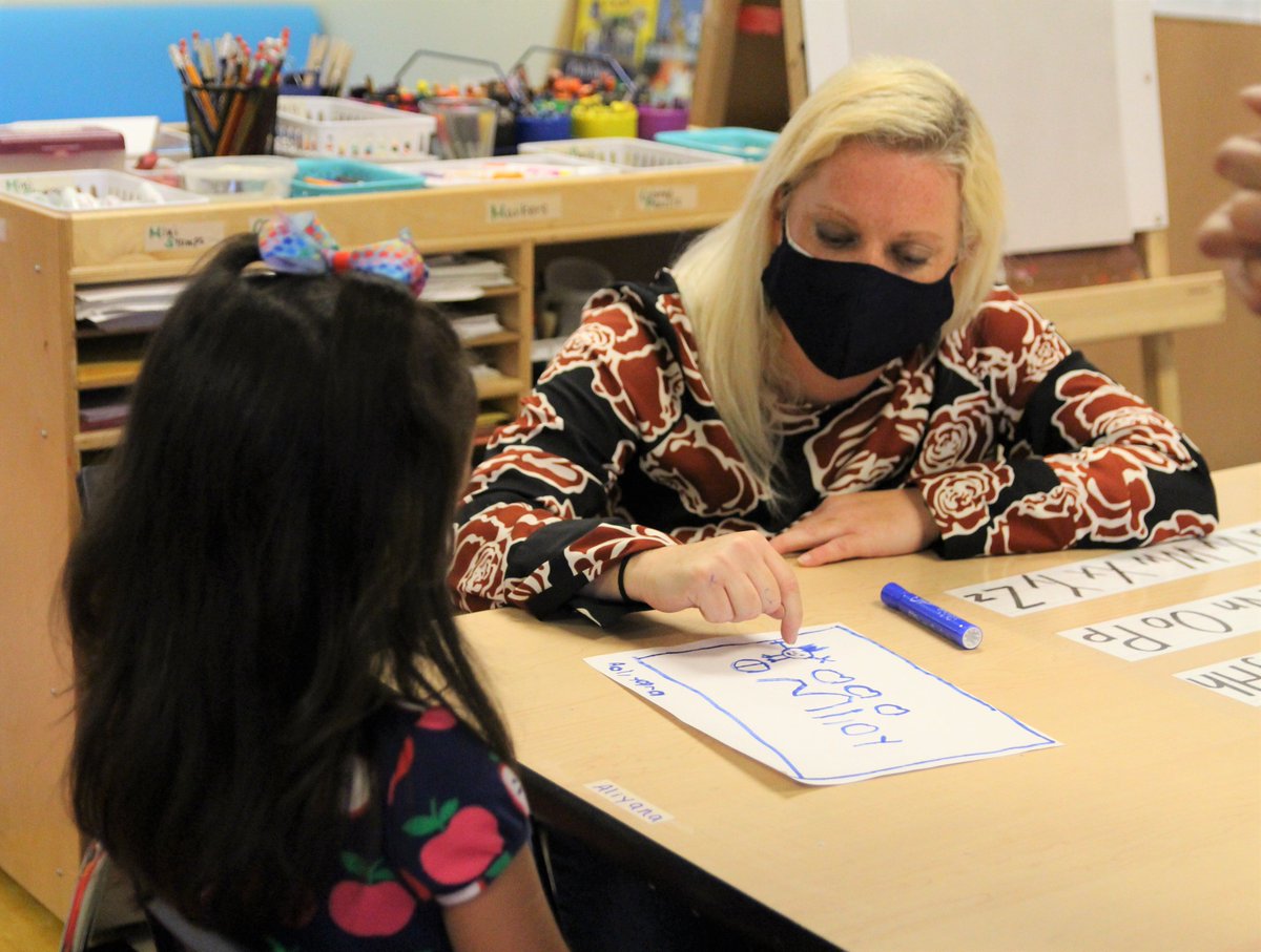 SeaPubSchools's tweet photo. We are excited to welcome our Pre-K and Kindergarten scholars! Thank you to our teachers and staff for creating safe and welcoming environments. #WeAreSPS #SeattleExcellence https://t.co/P18mzGwYhZ
