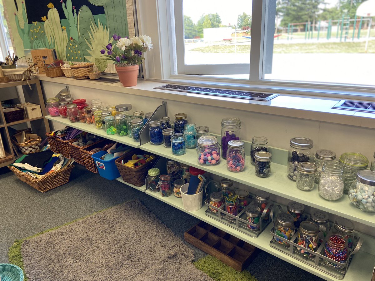 I set up Story Studio again in the library and this made me very happy. Welcome to a new year, everyone! #storystudio #storyworkshop #looseparts #sd37 <a href="/deltasd37/">DeltaSchoolDistrict</a>